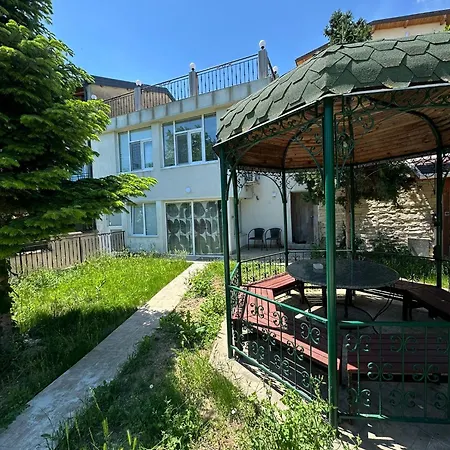 Jurnalist Apartment *
